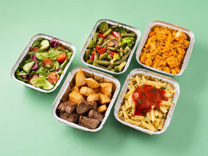 Ready-made meals for patients and community